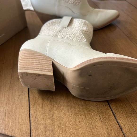 Dolce Vita Lagos Cream Western Bootie 6.5 - Picture 7 of 14